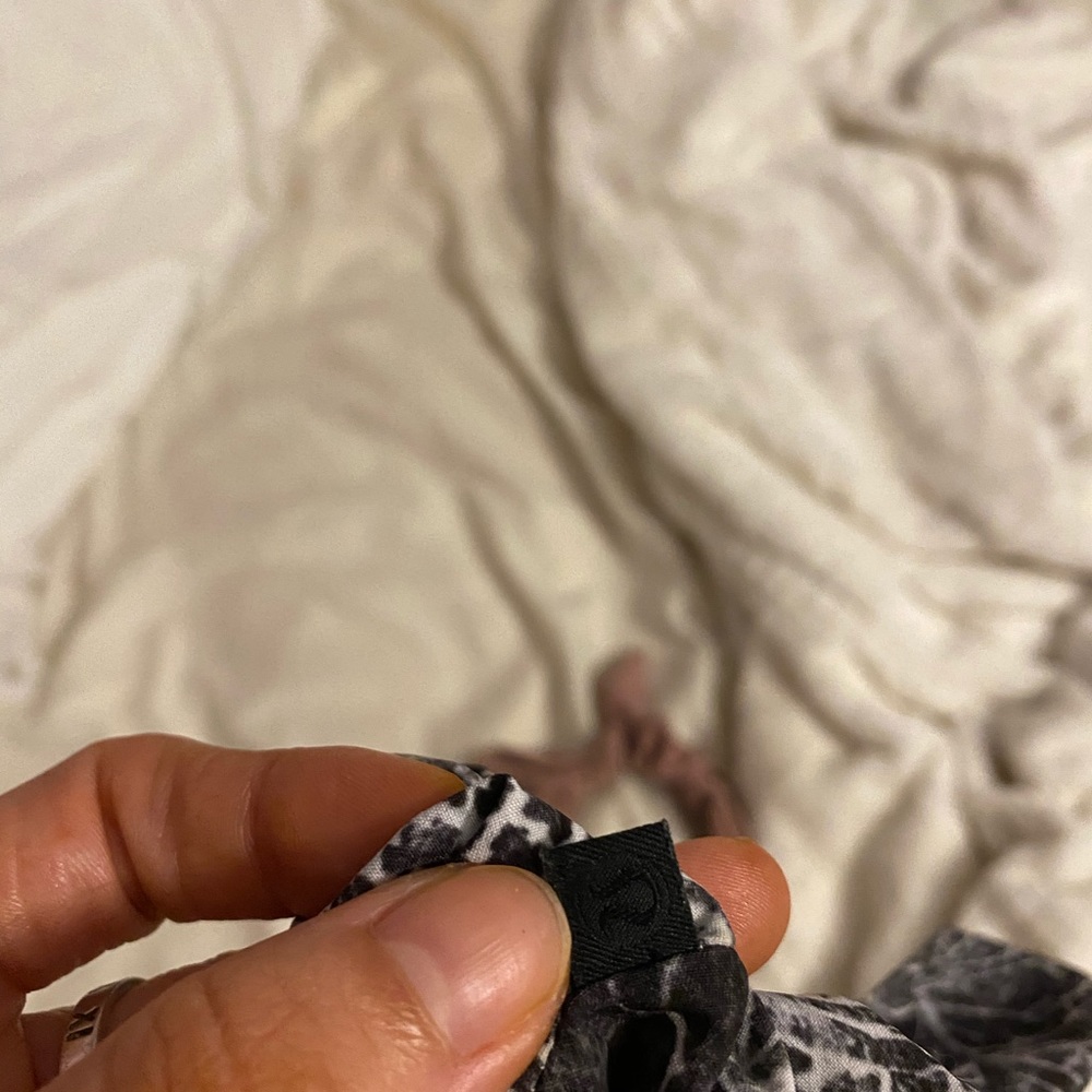 Lululemon scrunchie - Picture 2 of 2